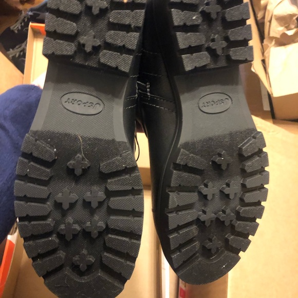 Stylish Black Ankle Boots with Knit Cuff - Picture 9 of 11